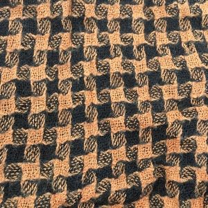 Nice orange and black checkered scarf wrap 🍂🍁